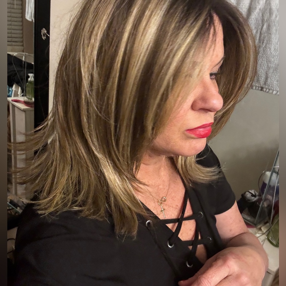 Short CS layered wig